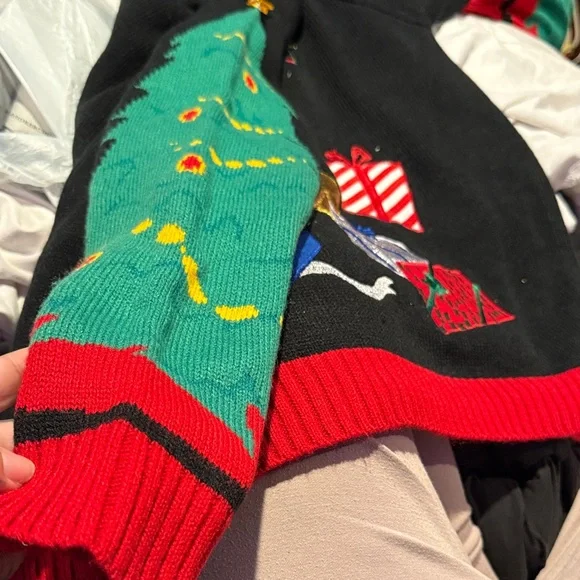 Mens Funny Black Sparkle T-Rex Dinosaur Christmas Holiday
X-Mas Sweater Sz.XL - Picture 10 of 13